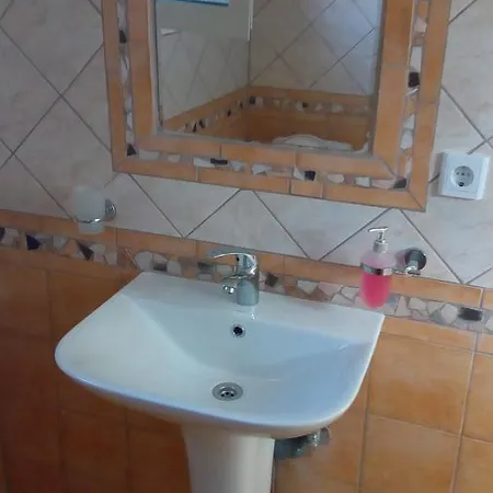 Elli * Ammoulianí
